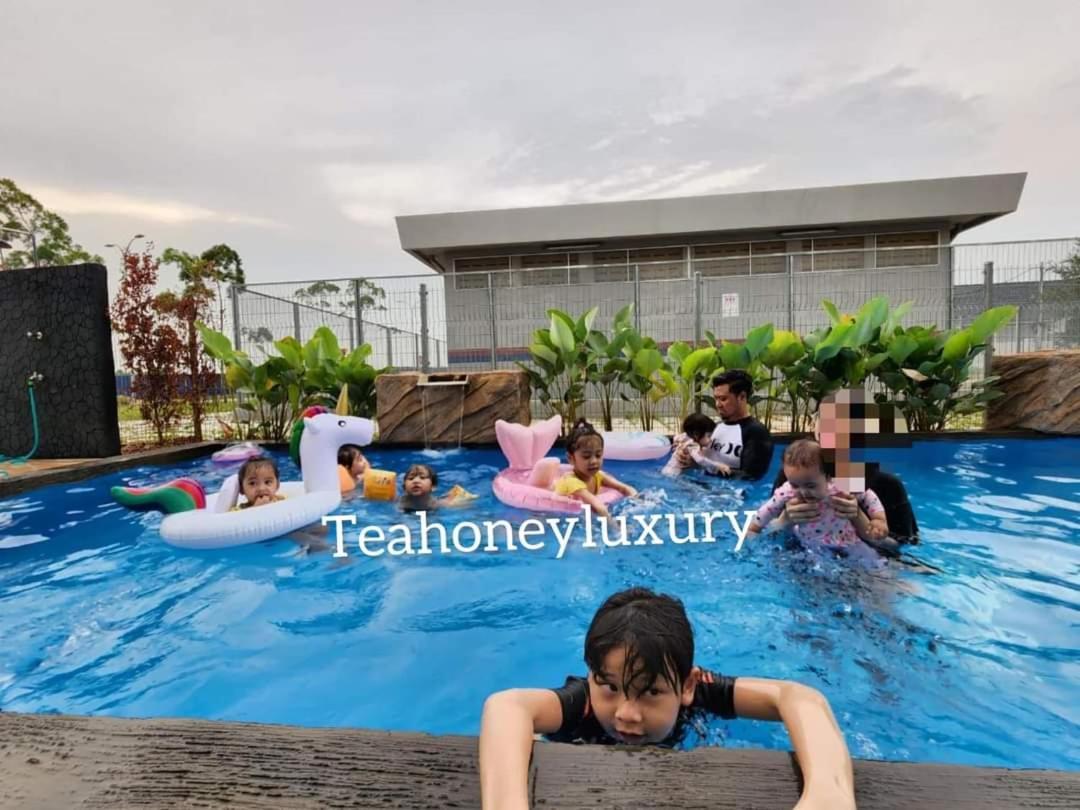 Tea Honey Luxury Villa Malacca Exterior photo